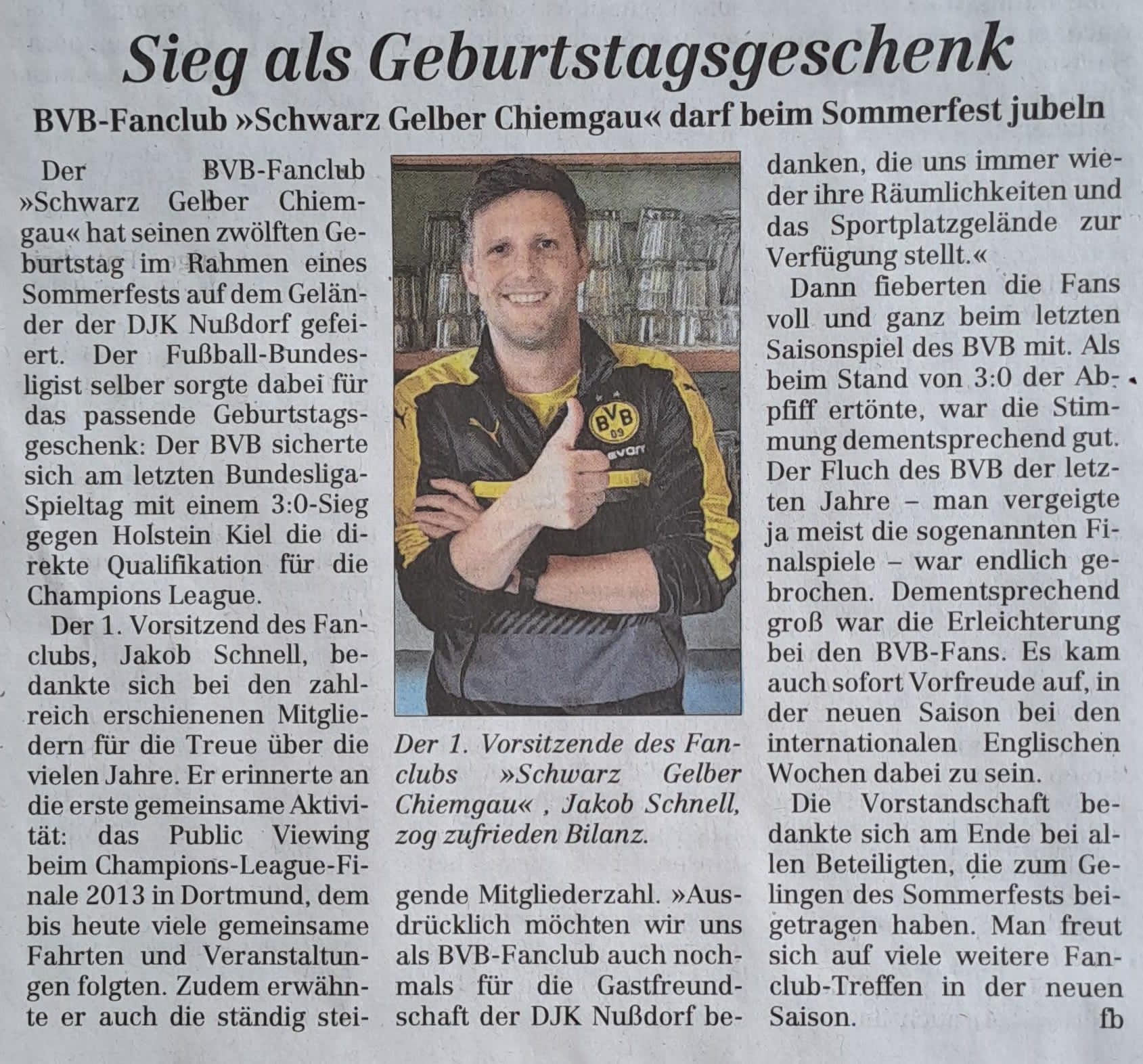 Zeitungsausschnitt mit der Überschrift Sieg als Geburtstagsgeschenk und Foto eines Mannes im BVB-Trikot mit Daumen hoch.